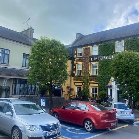 29 The Square Hotel Listowel Ngoại thất bức ảnh