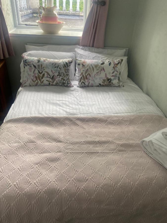 29 The Square Hotel Listowel Ngoại thất bức ảnh