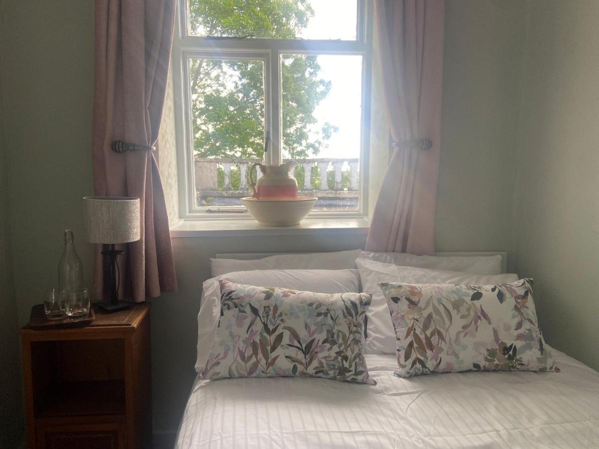 29 The Square Hotel Listowel Ngoại thất bức ảnh